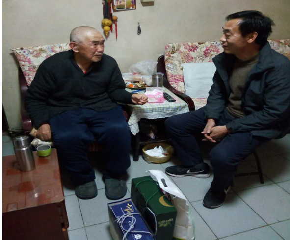 �Թ���
�˶�����ѧУ����ǰ�߷�ο���������ѵ�Ա���ϵ�Ա���ϸɲ�