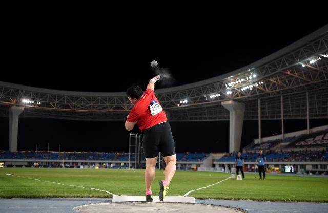 19��84�� ���������ɻ�ù�������������ս��Ů��Ǧ��ھ�