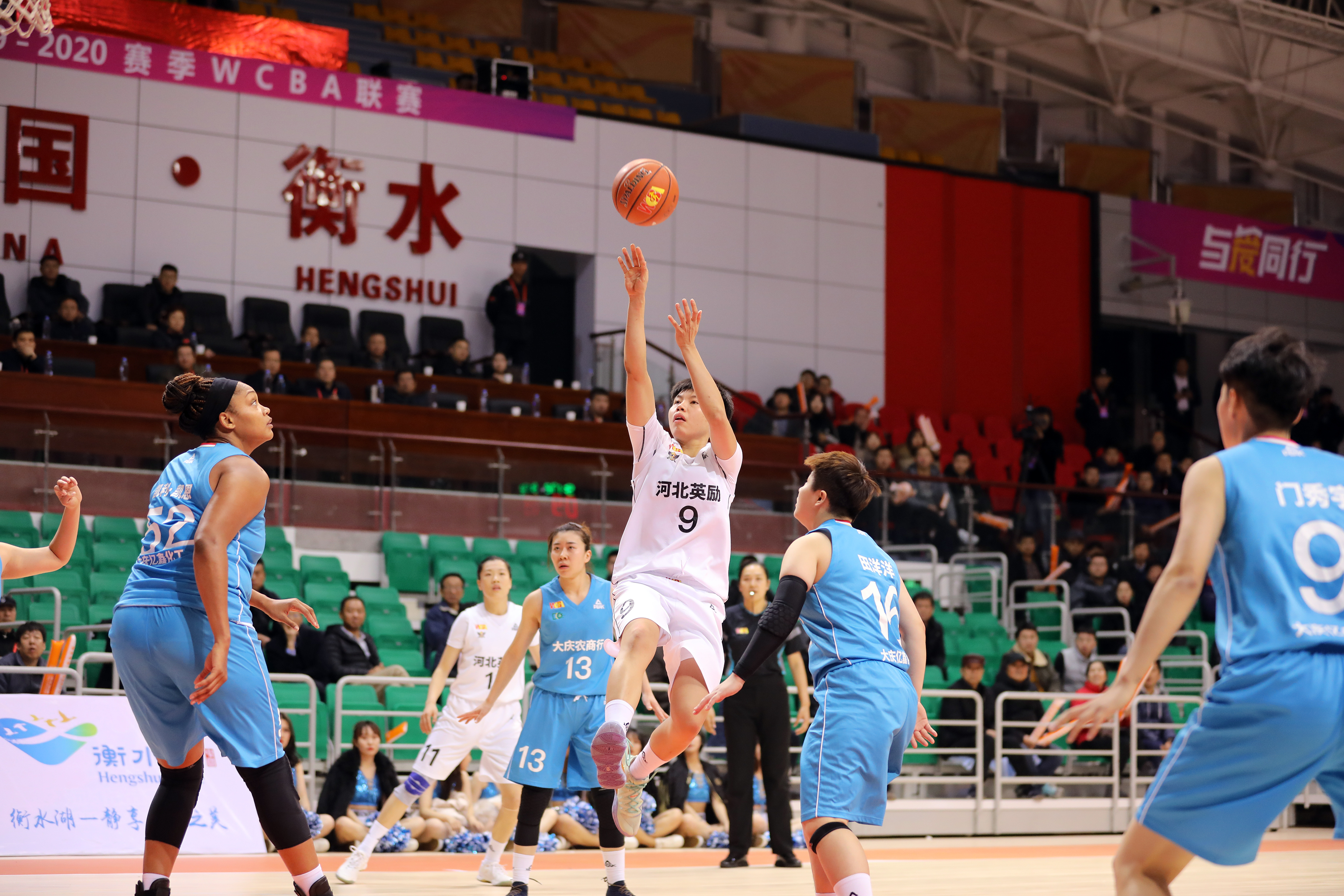 �ӱ���ˮ��Ů������84-62��ʤ�������λ���