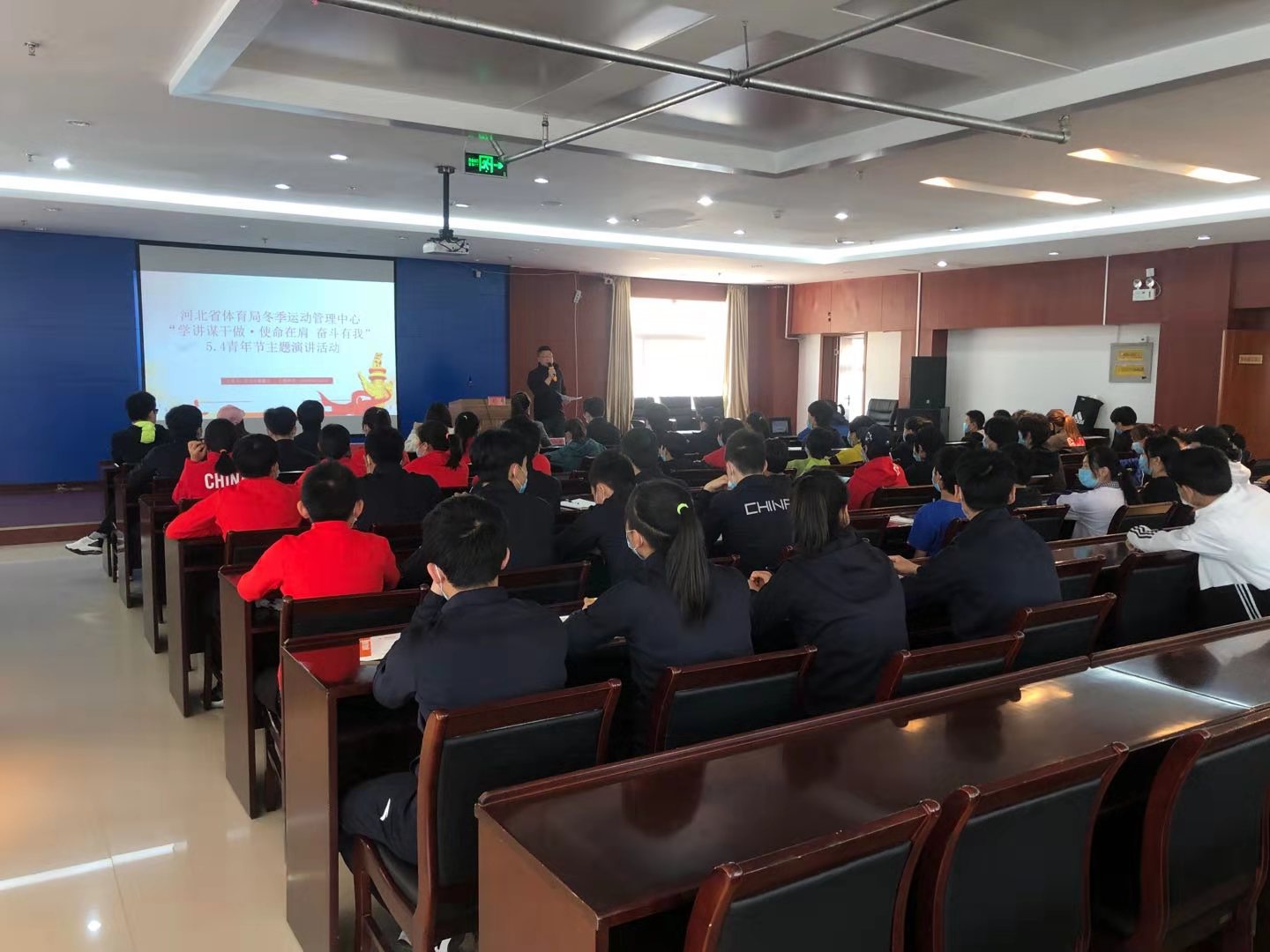 ��ѧ��ı������ʹ���ڼ� �ܶ����ҡ� �����������ľٰ�5.4����������ݽ�����