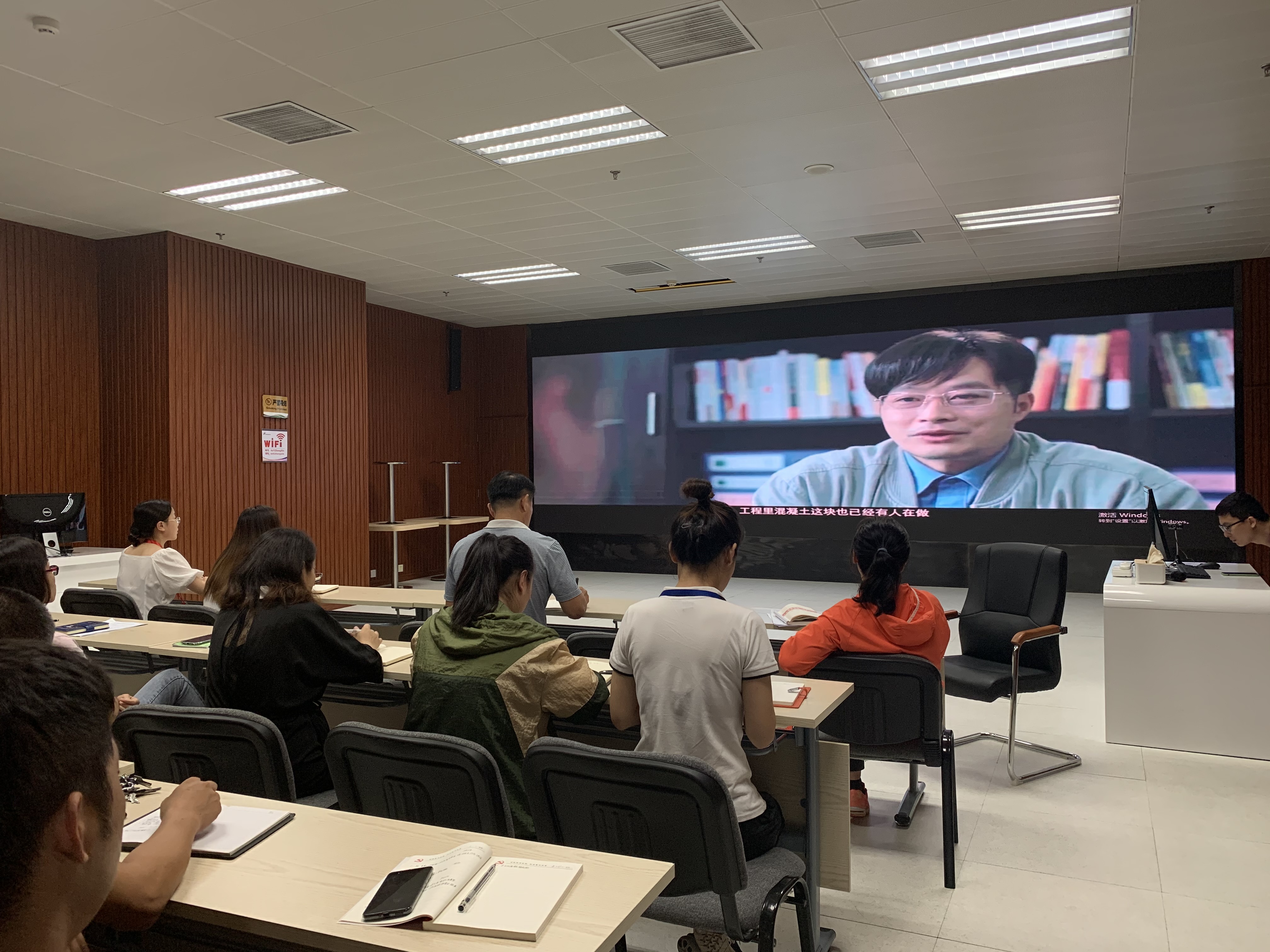 �������ļ��п�չ��ʾ����