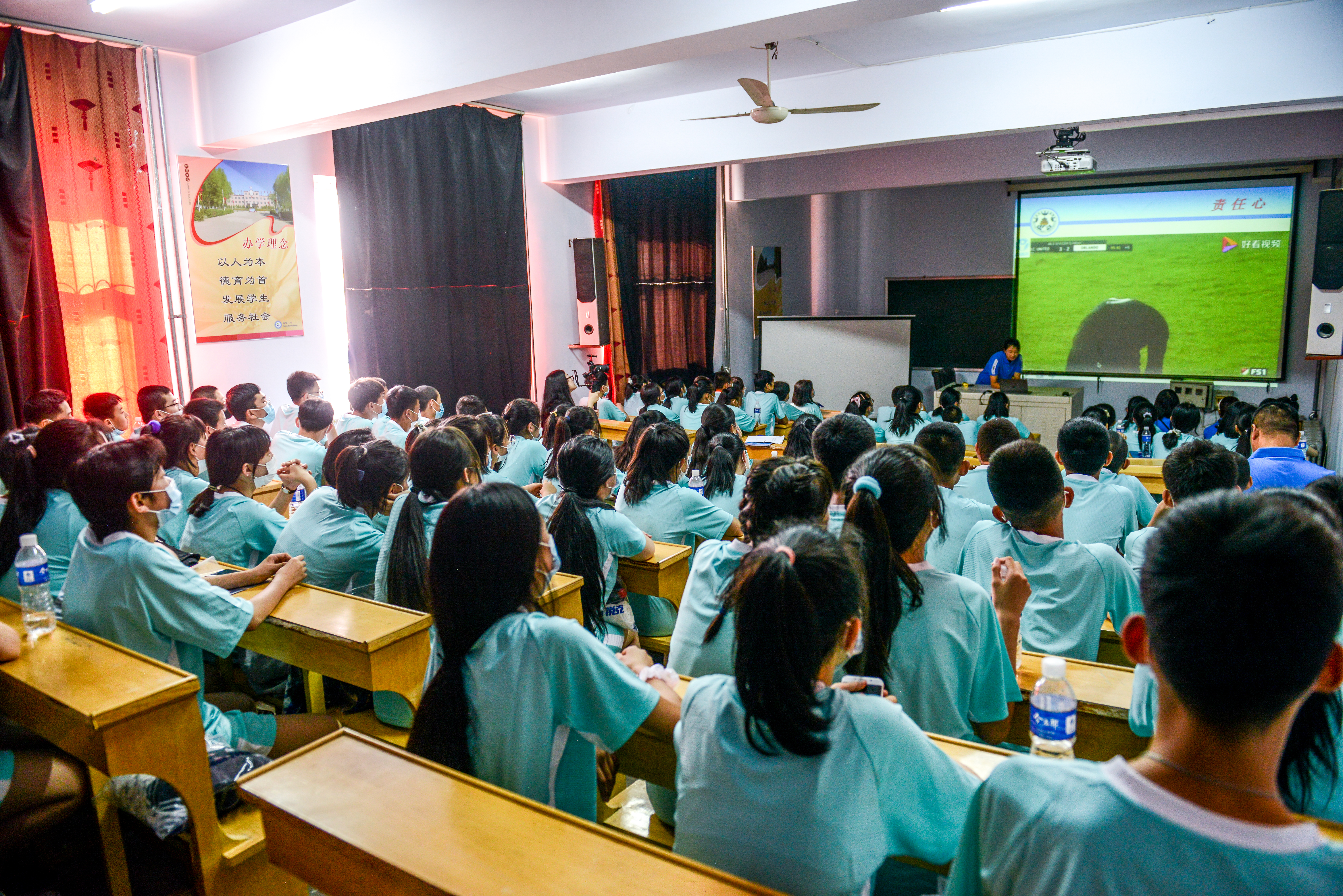 ���κӱ������� ��Բ�ι��̡�ũ��δ��������������Ӫ ���ӱ�������վ��˳����Ļ