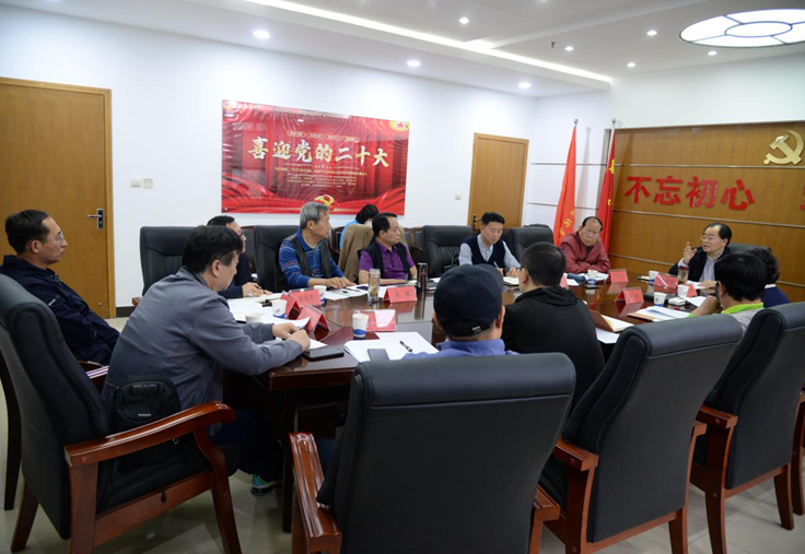 �Թ���
�ٿ����ӱ������Ļ����顷��д���������