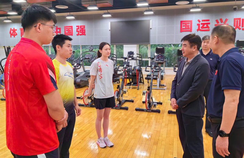 ������Ӹ����������ܾ���Ӿ�����߷öԽ�