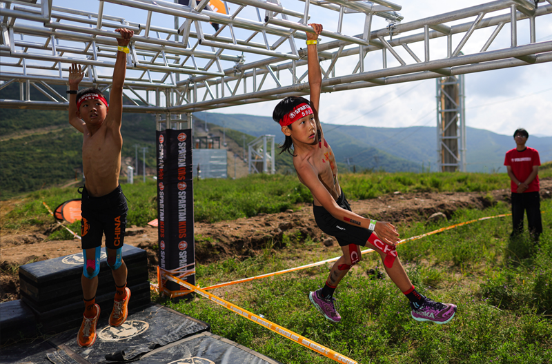 ˹�ʹ���ʿ��ͯ�������ڳ���������Ļ