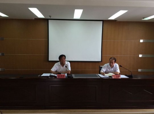 �Ҿ��ٿ����ò��ϸ�Ա������Ա��