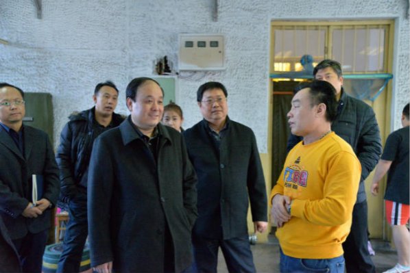 <b>�Թ���
�쵼��ʡʯ��ׯѵ�����ص���</b>