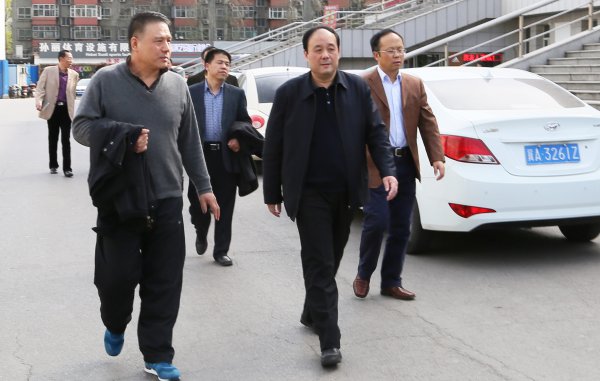 �ν����ֳ����ӱ������ݺ�ȫ��������ĵ���