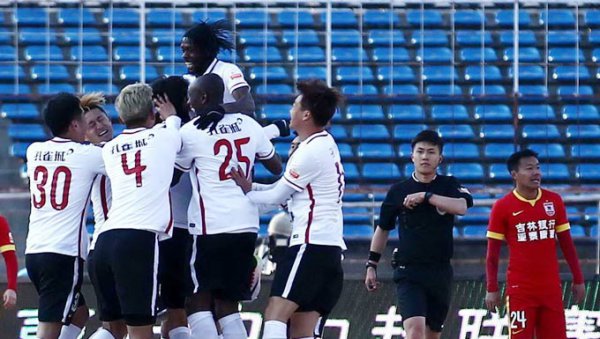 �г�-�油����������粨 ���Ŀͳ�1-0ʤ��̩��ǰ��