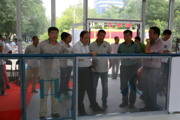 �Թ���
�����ƽ����ڱ�ѩ��ʩ����