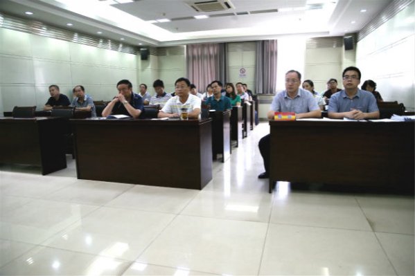 �Թ���
�ٰ����б�׼����Ч������ѵ��