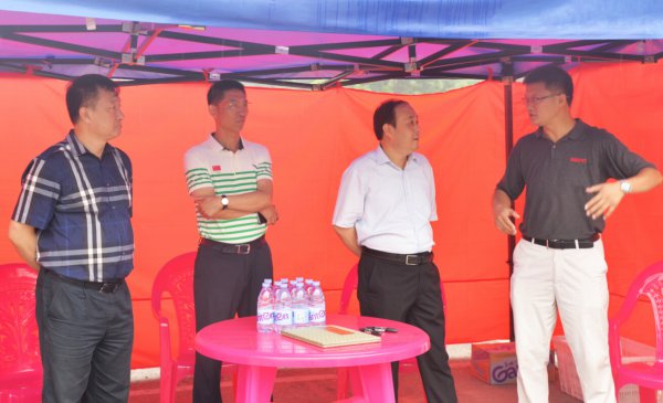 <b>�Թ���
�쵼ʵ�ص��С���ѩ�����ܡ��</b>