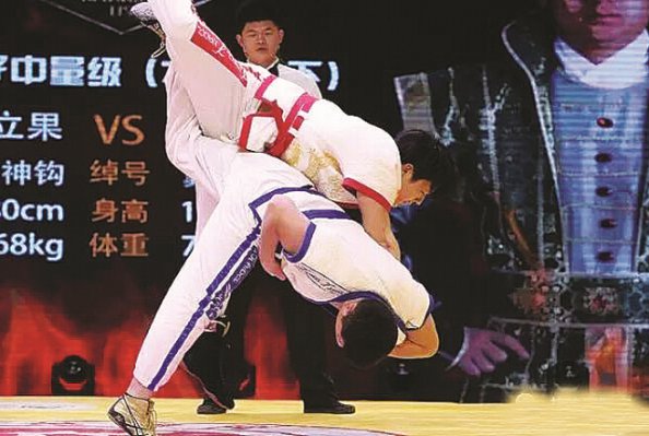 ��̳Ӣ�۰� ũ�������׳�����������ˤ