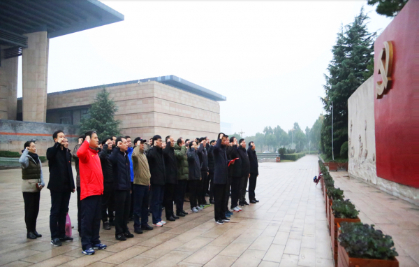 �Թ���
�쵼�ɲ��ι��Ϻ����������