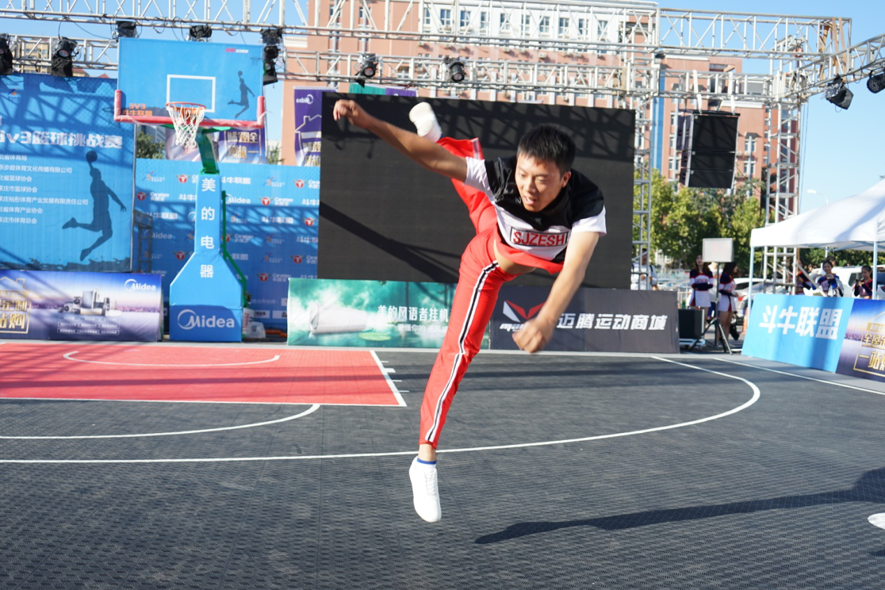 ��ͥ��ţ���ˡ�2018�ӱ�ʡ�����ı���3V3������ս��Բ����Ļ