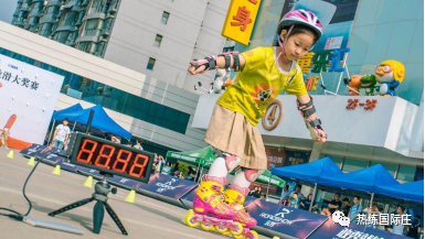 ʯ��ׯԣ�����ڶ����ѩ�˶���ϵ��֮�ƶ��ֻ���ս������������