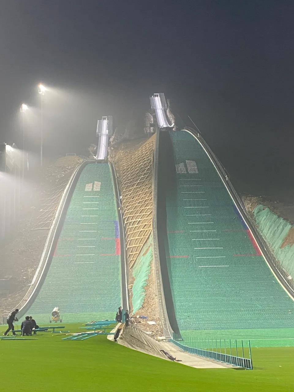 ��ϣ������̨�ϡ����ӱ�������ƶ����ϵ�б���֮һ