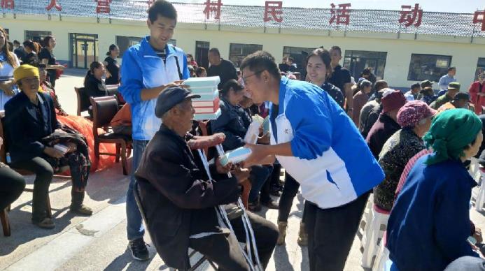 Ϊ�ӱ���ƶ����Ϳ�ϡ�������ɫ�� �����ӱ�������ƶ����ϵ�б���֮��