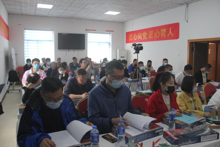 �������ľٰ조������ �������ˡ�ģ�ͽ�����������ѵ��