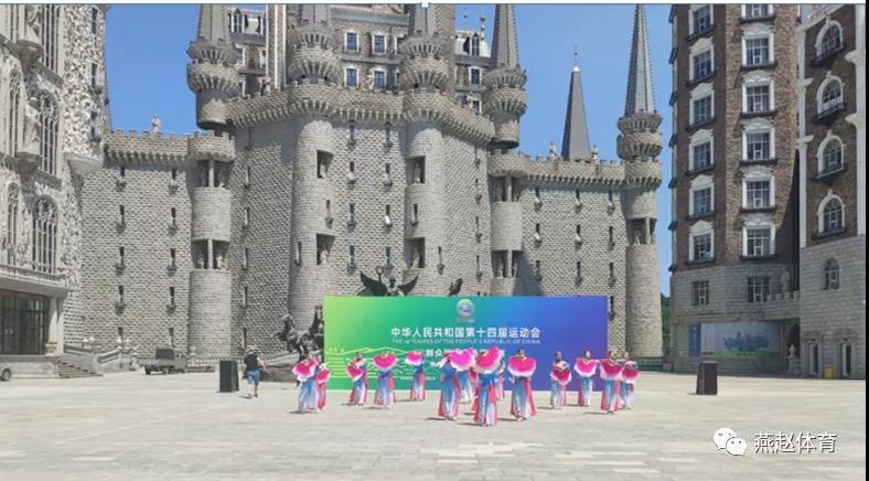 ��ʮ�Ľ�ȫ���˶���Ⱥ��չ�ݹ㳡������ӱ�����