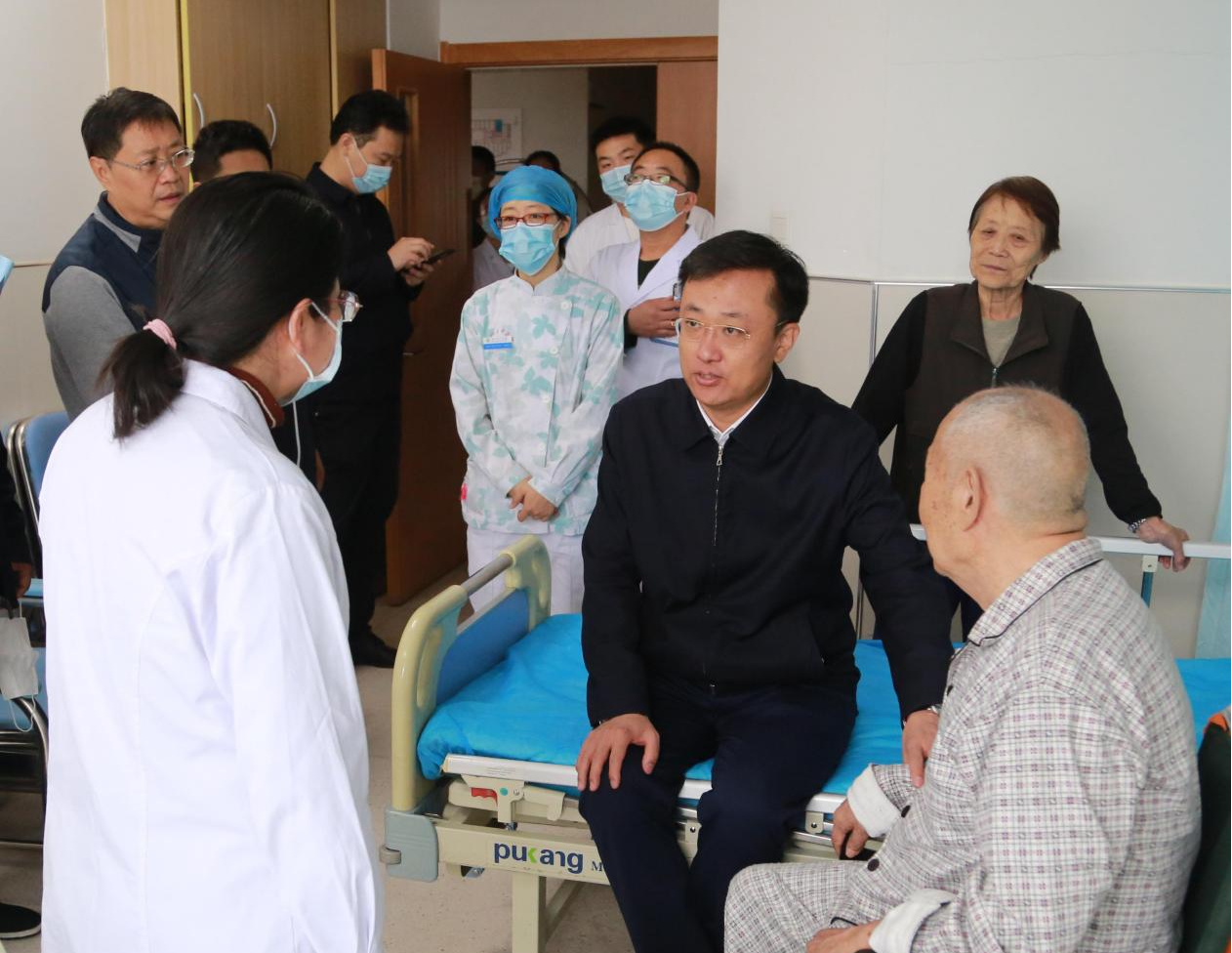 �Թ���
��չ�������¡�ο�ʻ