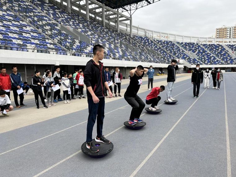 ����������ʡ��̨��ѩ��ŷ���ѵ�� �˶�Ա�����վѡ��