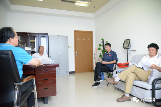 �Թ���
�ٿ����ӱ������Ļ����顷��д�������Ȼ�