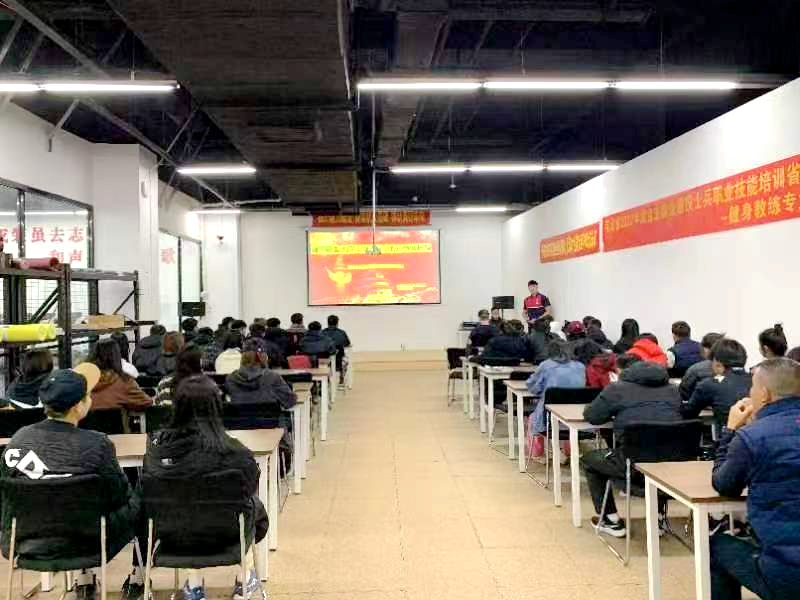 С�����Ŀ�չ��ѧ�׷��ա��