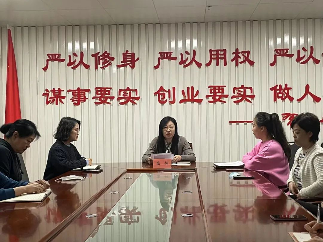 �˶�����ѧУ��֯��չ �����ˡ���Ů�ڼ���