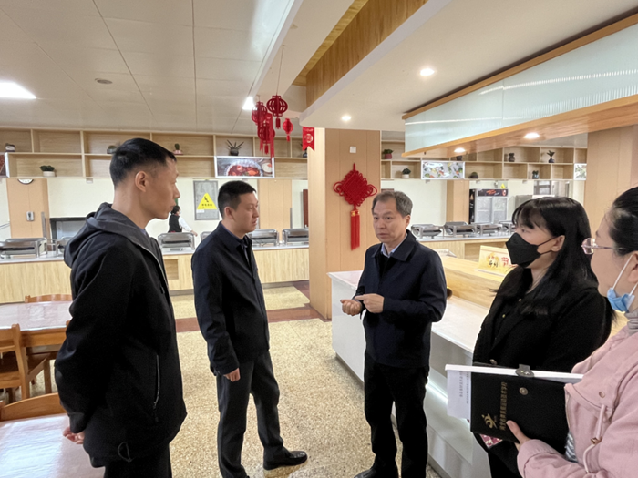 �ƽ̴���ͬ��������˶�����ѧУ��鶽�����˷ܼ�����