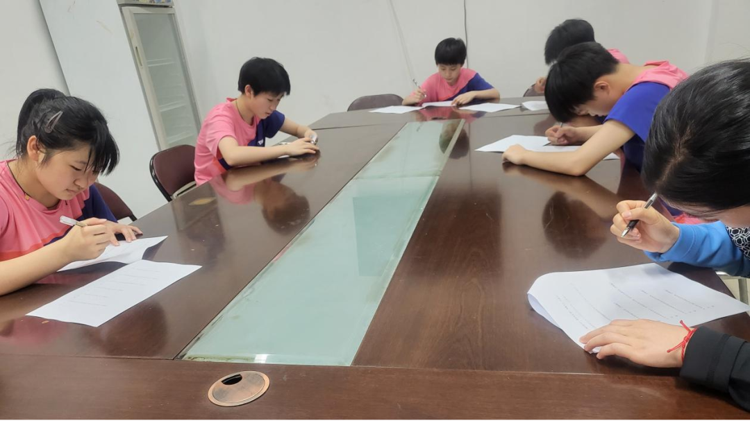 ƹ���˶�������֯��չ���˷ܼ�֪ʶ���Ի