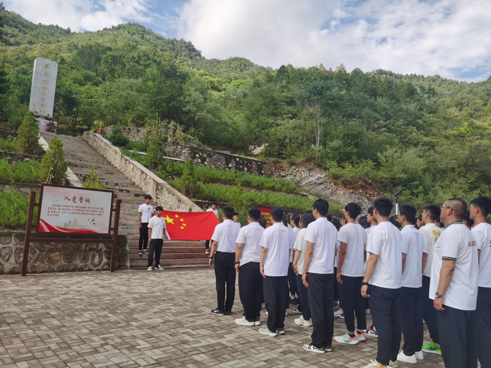 ˮ���˶�������ͧ�Ӹ����������������ι�ѧϰ