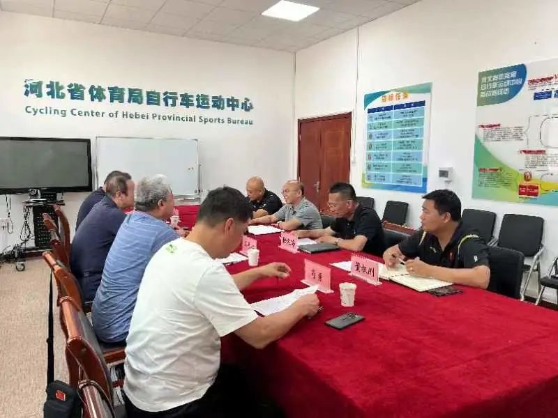 ������«����Уһ��Ӧ�������г��˶����Ľ�����̸����