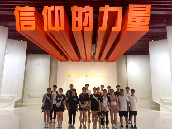 ׷Ѱ�����㼣 ������ɫѪ�� �������˶����Ŀ�չ���� �������±䡱���⵳�ջ