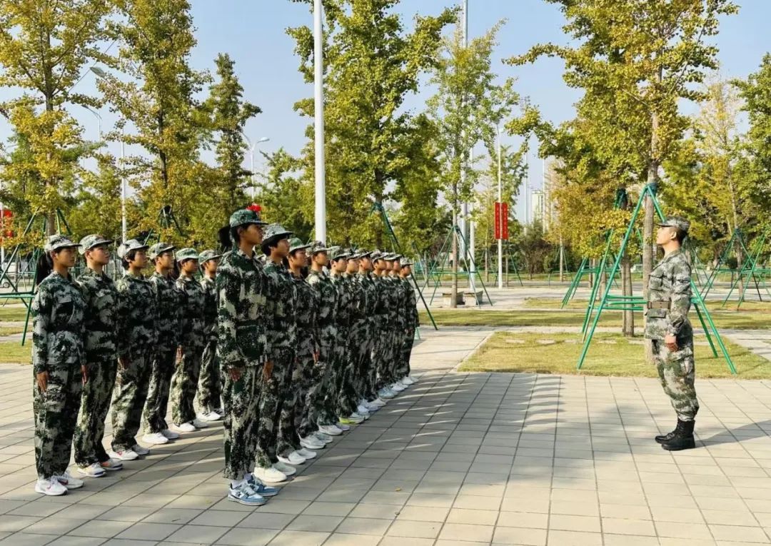 �����˶����Ŀ�չ��ѵ����