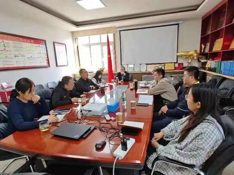 �������ĸ���������������������Ľ��е��н���