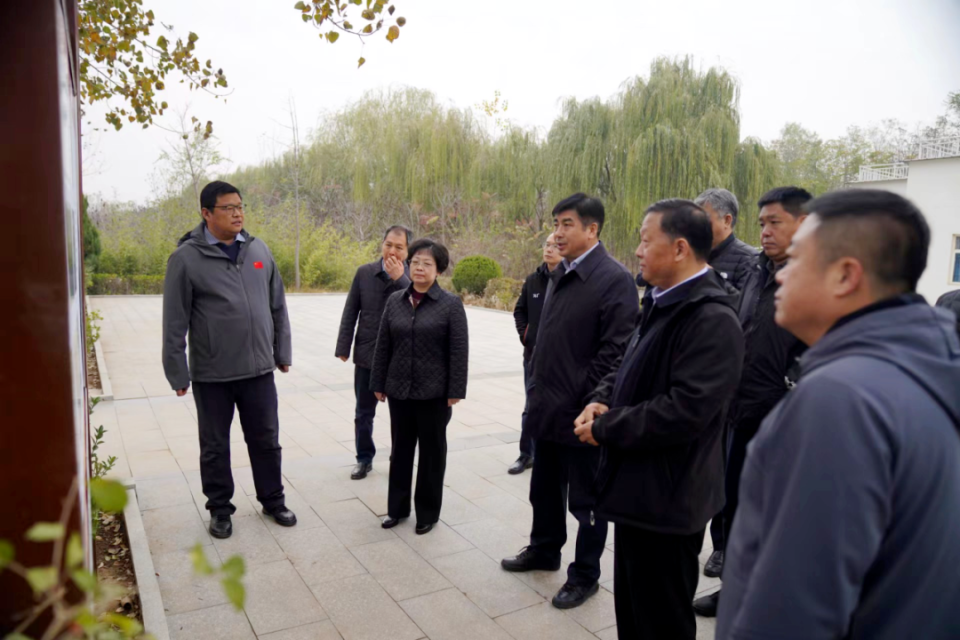 ��������̨�е���