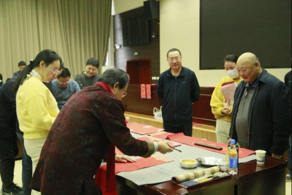 ־Ը�͸�����ζ���Ӻ���īӭ���꣡�Թ���
��չ��д���������´����