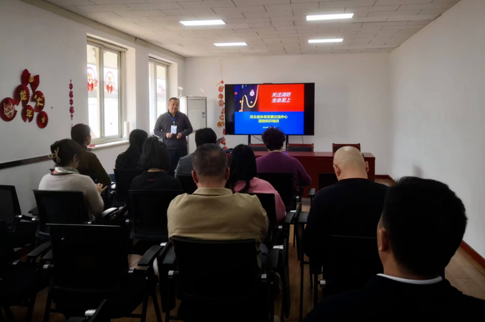 ��չ���Ŀ�չ����֪ʶ��ѵ