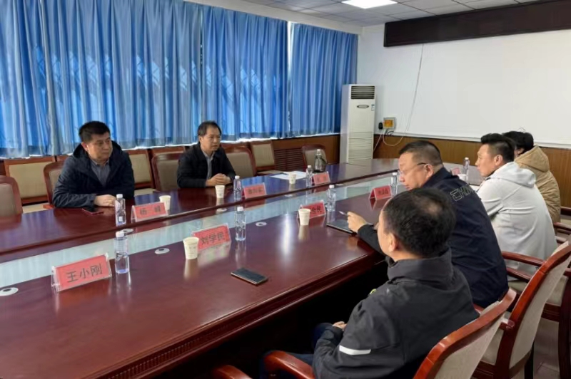 �Թ���
�ƽ̴�����ʡ�˻ᷴ�˷ܼ���سﱸ����