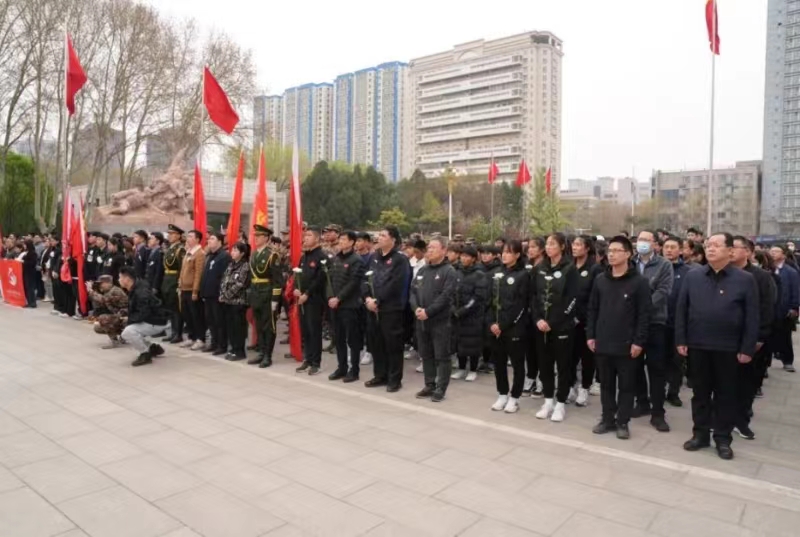 �������ĸ�����������ʿ��԰��չ��������Ӣ�ҡ�����