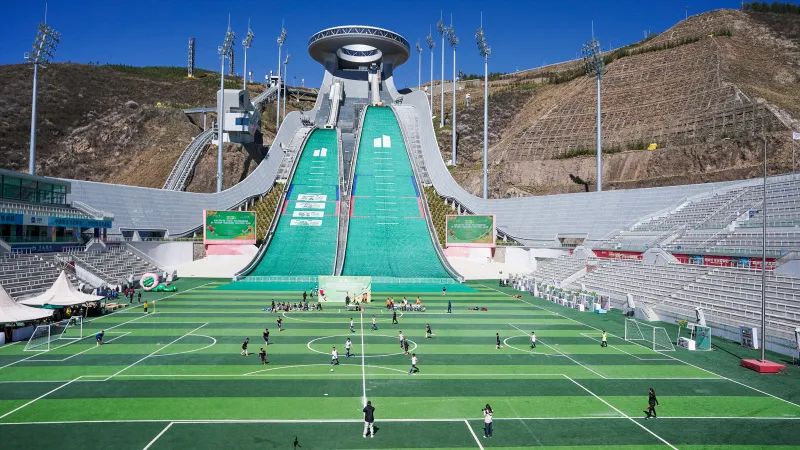 ��ѩ���⡱�������򳡡����������ƥ�˹�԰��ġ��������족