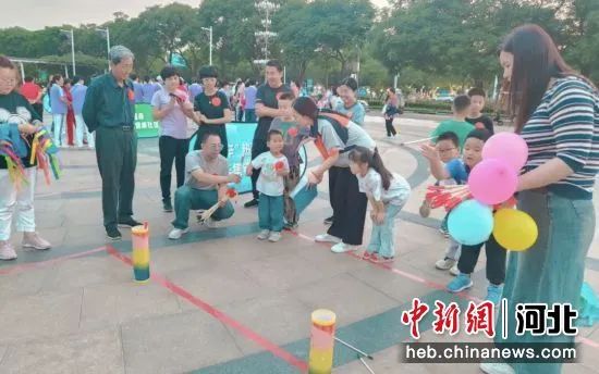 �ӱ������������˶����ƶ�Ⱥ��������������չ