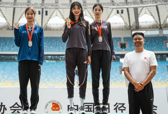 2024��ȫ���ﾶ�ھ����ӱ���2��3��2ͭ