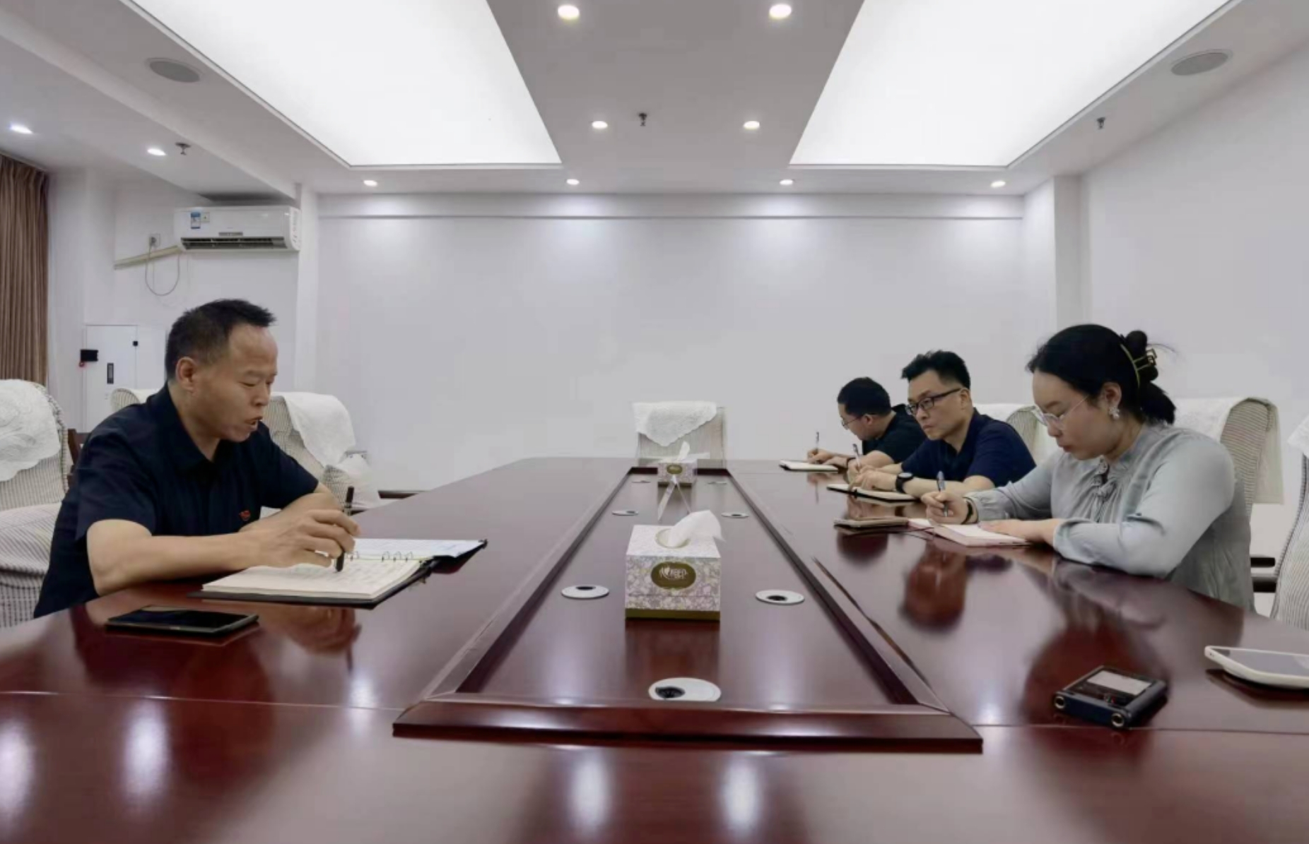 ���´���չ����֯��ǽ����λ