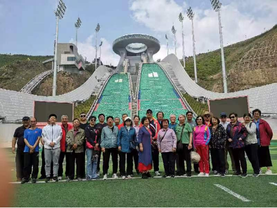 �Թ���
�����ݸɲ�����֯�����ݵ�Ա�ɲ��ι۶��»᳡��