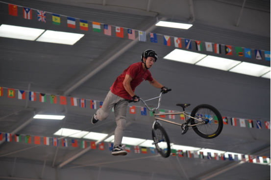 2024���й�����ʽС�ֳ�������һվ���ӱ�������վ��Բ������