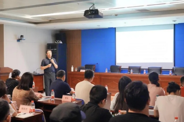 ���˶�����ָ��ʦ�������������������