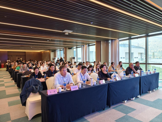 �Թ���
����Ƶ�����������ֽ�����ڳ���Բ������