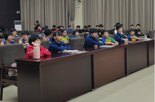 �˶�����ѧУ��֯�����Ӱ�